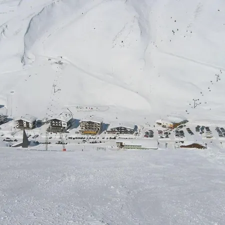 Sun & Snow In